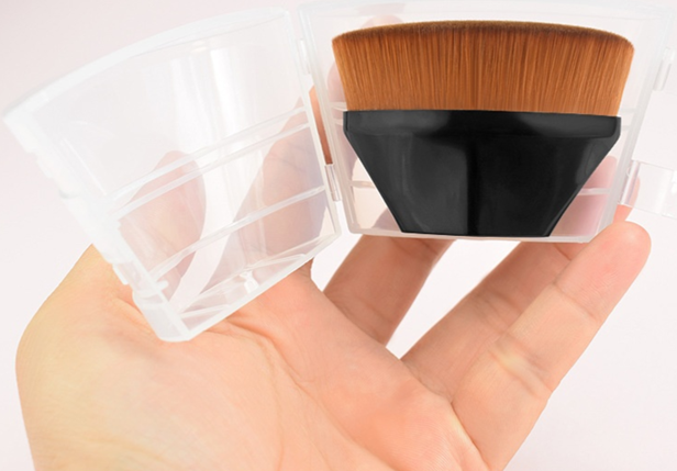 This hexagonal three-dimensional foundation Makeup Brush will give you a soft silky feel on the skin. Made of non-harmful synthetic fiber and has densely packed bristles to provide a high-definition finish. Can be used with liquid, powder, or cream foundation without absorption. Made with synthetic fiber, so it is safe for sensitive skin. The 3D square handle is ergonomically designed and allows for a comfortable and easy grip. It comes with a storage box, making it easy for travel