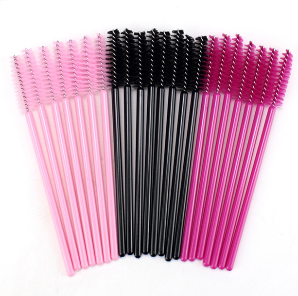 Disposable lash brushes are perfect for use during eyelash extension application, cleansing, and removal. Bendable tips allow for convenient application in hard-to-reach corners. Great eyelash wand for daily use, suitable for lash salon and home use. Use to separate eyelashes before and/or after mascara application. Great for eyebrows brows, eyelash extensions, mascara application and makeup applications…no more clumping! Easy to carry and very light. 